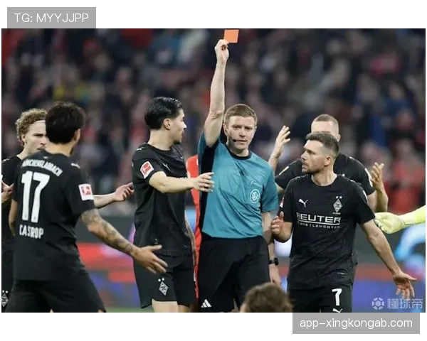 点球双触球判罚，这种情况为何裁判往往难以统一判罚标准？