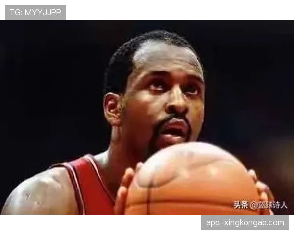 摩西·马龙低位强攻主导内线，篮板嗅觉拉开时代差距